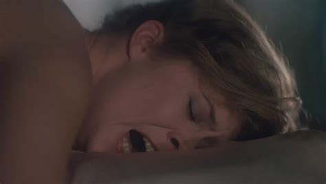 Kathleen Turner Body Heat Scene