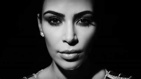 Kim Kardashian West Robbed At Gunpoint In Paris Vice