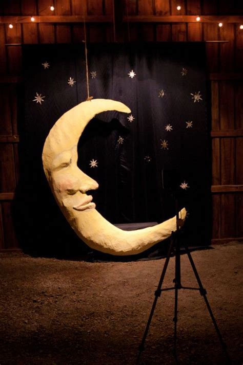 Cool Idea Of Having A Paper Moon Photo Booth At The Wedding Paper
