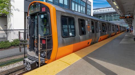 Orange Line Upgrade New More Spacious Cars Go Into Service Nbc Boston