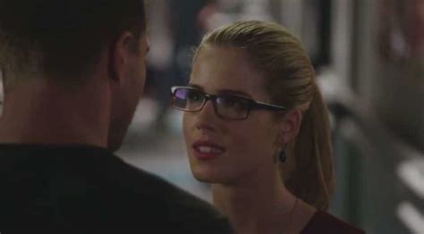 Romantic Moment Of The Week Oliver And Felicity Kiss