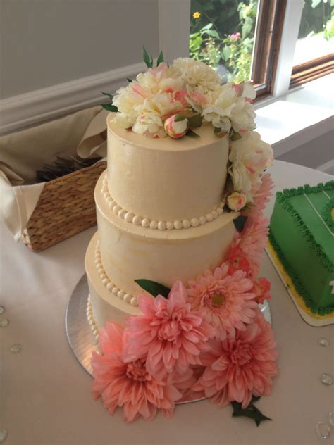Silk Flower Wedding Cake Silk Flowers Wedding Cake Wedding Cakes With Flowers Floral Wedding