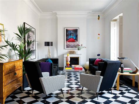 Browse living room designs and interior decorating ideas. Impeccable Classic Contemporary Madrid Flat with Sparkling ...