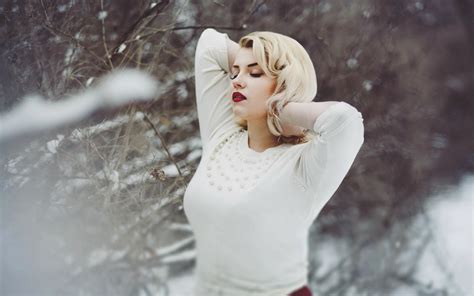 Snow Winter Model Blonde Wallpaper X