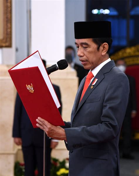 Presiden Jokowi Saksikan Pengucapan Sumpah Anggota Ombudsman Ri Baru