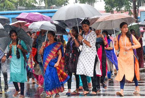 Heavy Rains To Lash Kerala This Week Red Alert In Five Districts Over