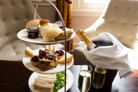 Afternoon Tea With Prosecco