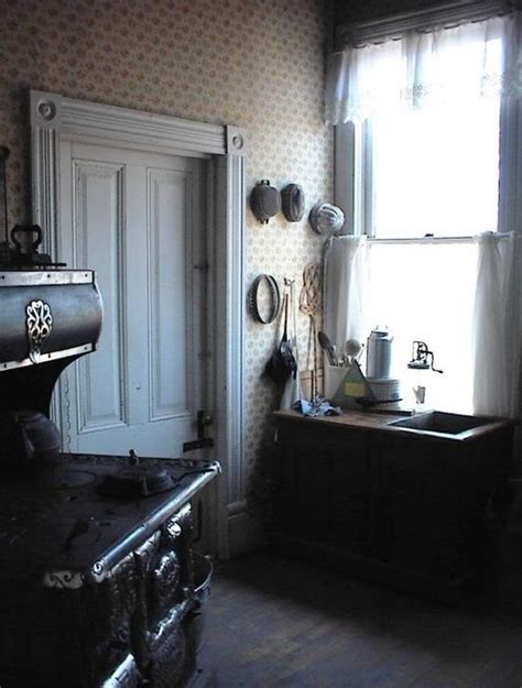 C 1890s Kitchen ♥ Victorian Kitchen Victorian Farmhouse Cottage