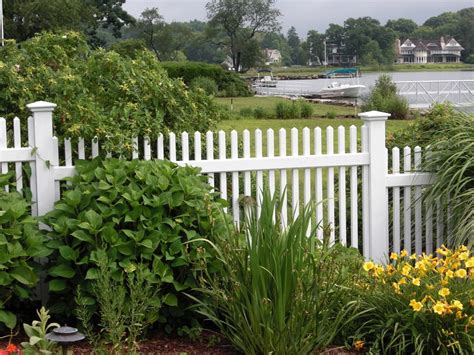 Connecticut Picket Fence Traditional Landscape New York By