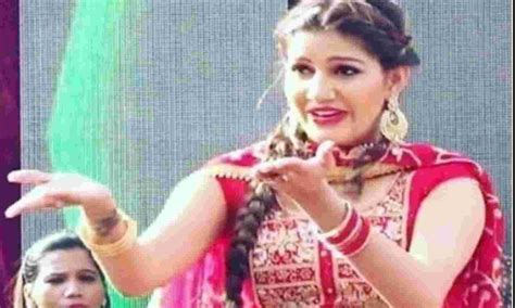 Sapna Choudhary सपना चौधरी ने झलकते गाने पर दिखी ऐसी कातिलाना अदाएं वीडियो देख दंग रह गए फैंस