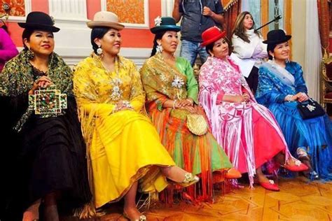 Desfilan Más De 100 Cholitas Paceñas Tendencias Opinión Bolivia