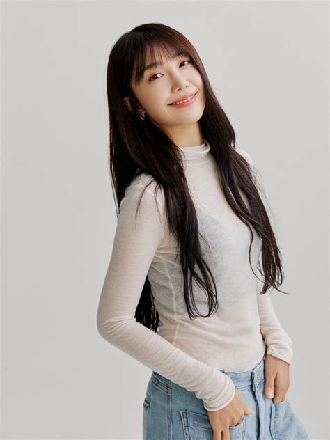 Apinks Jung Eun Ji Stuns In New Profile Photos Soompi
