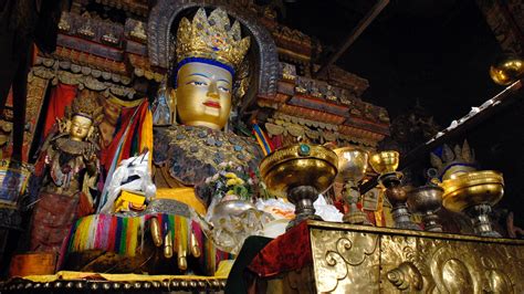 Gambar Karnaval Agama Tempat Beribadah Tibet Candi Biara Budha