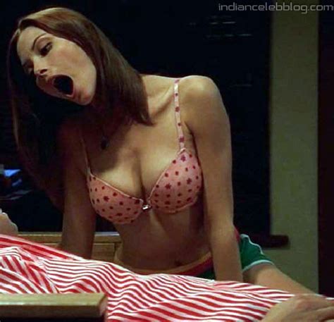 April Bowlby Two And A Half Men Actress Sexy Cleavage Hd Screencaps