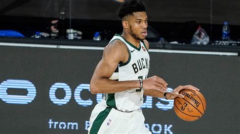 He takes every opportunity to attack the net and plays an aggressive brand of tennis. NBA | Basket - NBA : Giannis Antetokounmpo justifie sa ...