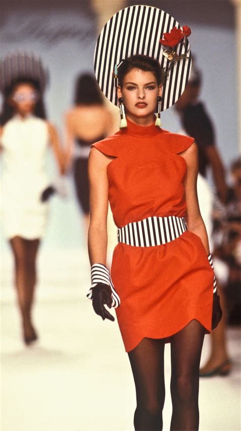 Linda Evangelista Karl Lagerfeld Runway Show S S Fashion