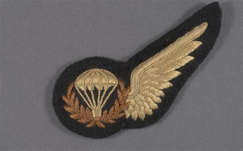 Badge Parachutist Royal Pakistani Air Force Smithsonian Institution