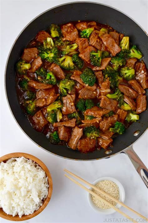 It's a quick and easy dinner idea that will make your mouth water. Easy Beef and Broccoli | Just a Taste