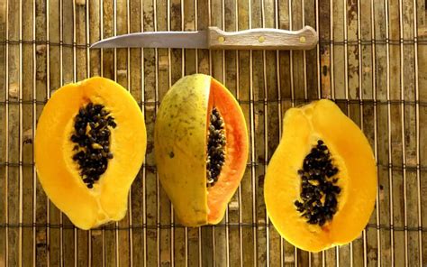 Top 15 Healthy Reasons Why You Should Eat Papayas