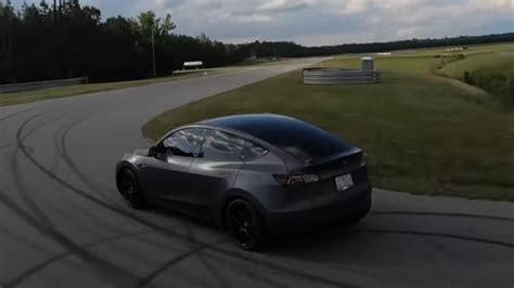 To get started with windows autopilot, you should try it out with a virtual machine (vm) or you can use a physical device that will be wiped and then have a fresh install of windows 10. Tesla Model Y Autopilot On The Race Track: Tons Of Fun & Eye Candy