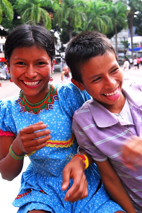 Los Niños De La Tierra Embera Catio Desplazados Pero No De Sonrisas Catio Saree Fashion