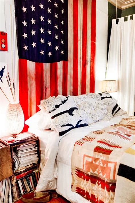 Patriotic room patriotic crafts patriotic decorations july crafts furniture projects furniture makeover diy furniture hand. 4 Patriotic Rooms That Would Make the Founding Fathers ...