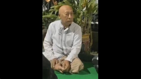 netizen heboh bintang film porno kakek sugiono memakai baju koko