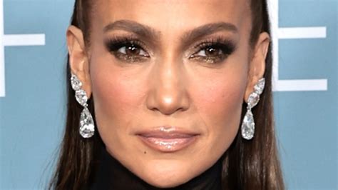 How To Replicate Jennifer Lopezs Morning Skincare Routine Celeb 99
