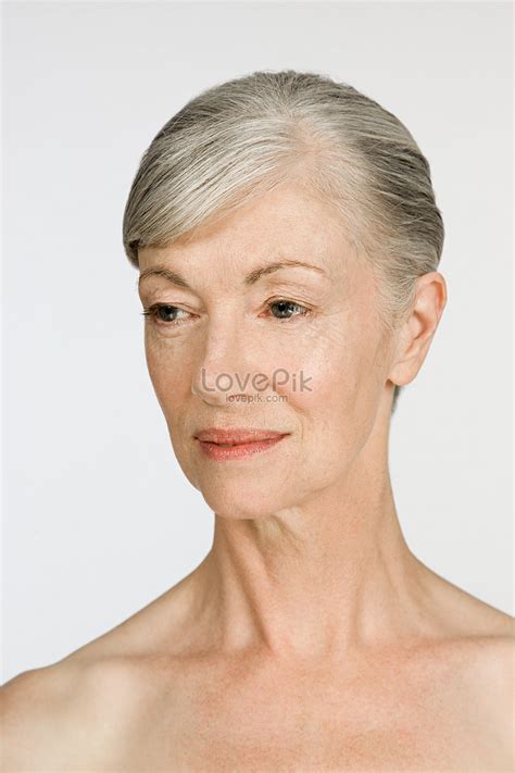 รูปโคลสอัพของหญิงชรา hd รูปภาพ60 ถึง 64 ปี ความงาม ผิวขาว ดาวน์โหลดฟรี lovepik