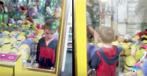 4 Year Old Gets Stuck In Claw Machine