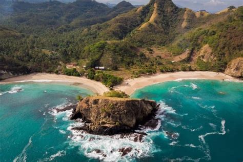 10 Potret Keindahan Pantai Kiko Di Pulau Flores Bikin Takjub