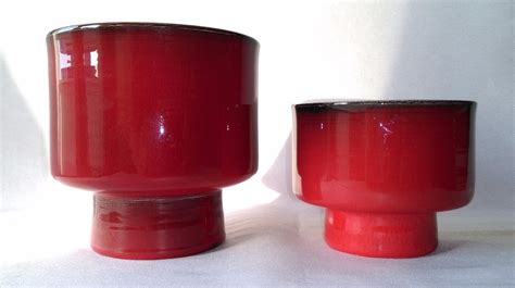 2 Pots En Ceramique 50 Superbe Émail Rouge Signature Sous La Base à