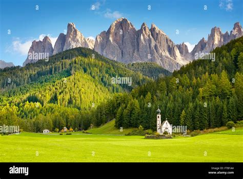 Where Are The Dolomite Mountains In Italy