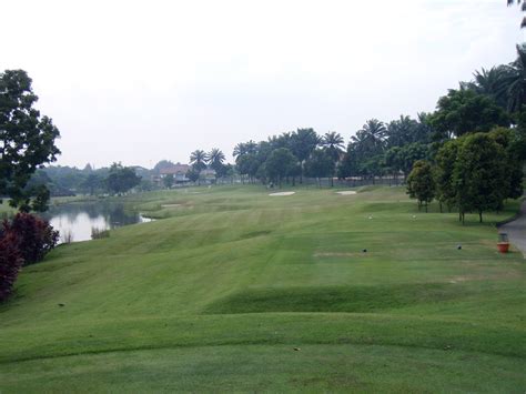 Type golf & country club. Kota Permai Golf & Country Club