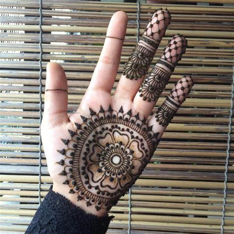 Creative Henna Artist Rabbyymehndi ~ Palm Henna Designs