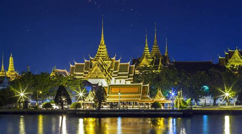 Download Thailand Wat Phra Kaew Night Wallpaper