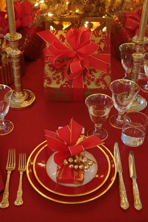 Décoration De Table Pour Noël Sur Le Thème Rouge Et Or Le Complice De