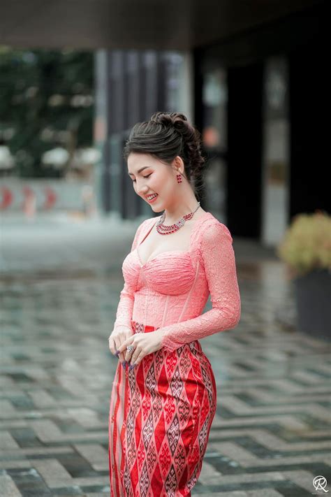 Wyne Wyne Is Gorgeous With Traditional Dress Myanmar Models Db