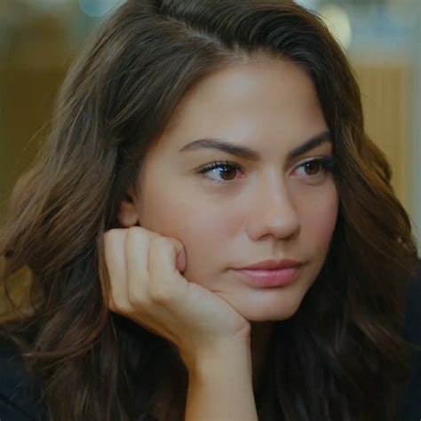 309, erkenci kuş ve doğduğun ev kaderindir adlı dizilerdeki rolleriyle tanındı. Demet Özdemir in Early Bird | Turkish beauty, Beauty, Art ...