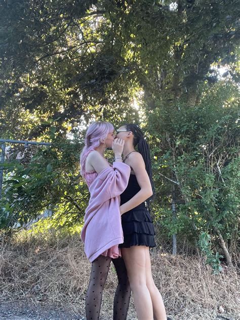 Wlw Lesbians Girlfriends Forest Pink Kissing Couple Idk Girlfriend