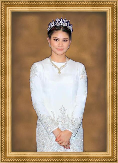 Her birth sign is cancer and her life path number is 9. terkukur selatan: Si Pistol Naik Pangkat.