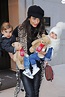 Amal Clooney est de sortie avec ses deux enfants Ella et Alexander à ...