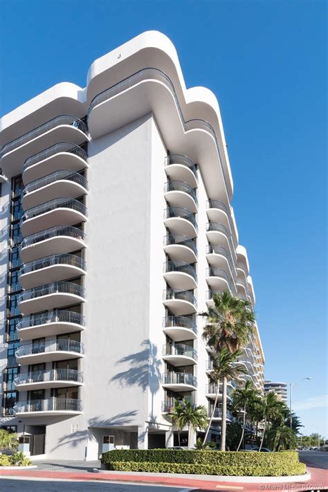 One person died in the immediate aftermath. Champlain Towers, Surfside | Best Condos for Sale in ...