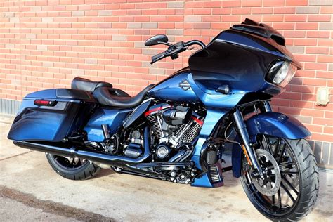 2019 Harley Davidson® Fltrxse Cvo™ Road Glide® Mako Shark Fade