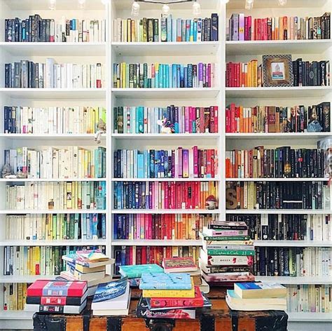 Books Organized By Color Bookshelf Inspiration Rainbow Bookshelves