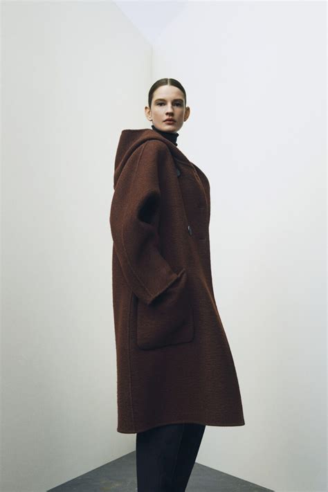 Max Mara Atelier Unveils New 2021 Fall Ready To Wear Collection