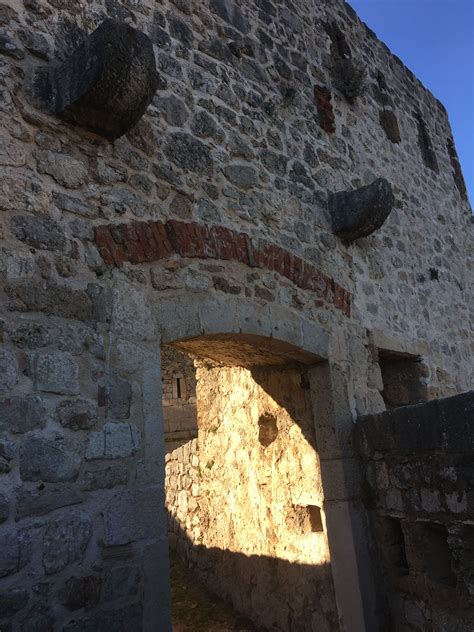 pin by ankica matkovic on dvorci utvrde tornjevi palače fortification natural landmarks