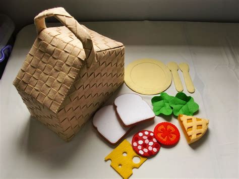 Felt Picnic Basket Set Felt patterns Felt Patterns | Felt food patterns, Felt food, Easy felt crafts