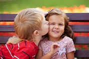 Concetto Di Amore. Coppie Dei Bambini Che Si Amano Fotografia Stock ...