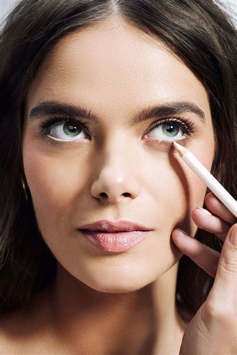 5 Ways To Make Your Eyes Look Bigger White Eyeliner Makeup White Eyeliner White Eyeliner